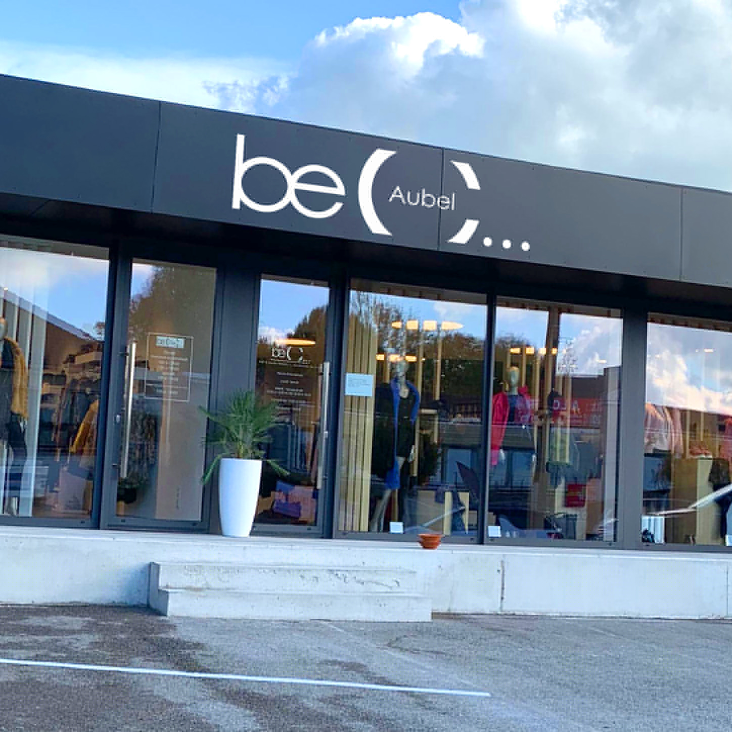 be C - Logotype
